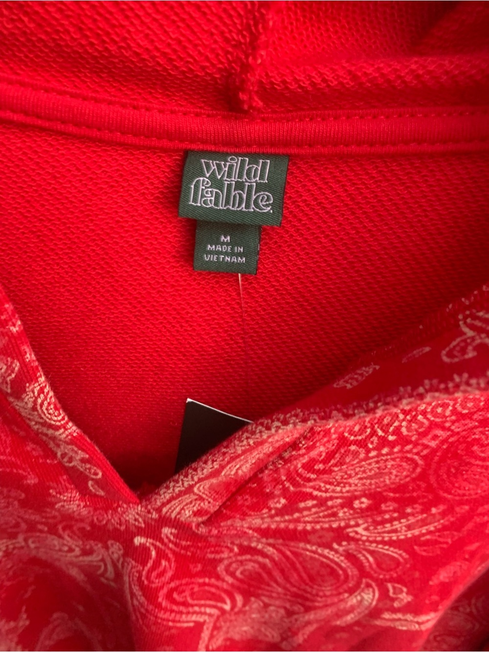 NWT wild fable Red Paisley cropped
Hoodie Pullover - Picture 3 of 4